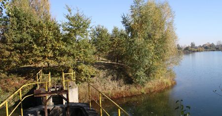 Pijana 12-latka weszła do zbiornika wodnego. Zziębnięte dziecko trafiło do szpitala