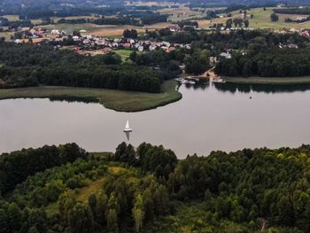 Plaga nad jeziorami. Prawie pięć tysięcy kontroli na Warmii i Mazurach