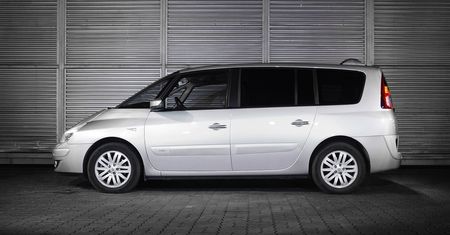 Używane Renault Espace w pigułce. Dużo auta za rozsądną cenę