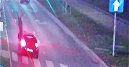 Weszła na przejście na czerwonym świetle i spowodowała wypadek. 41-latka miała 2,2 promila