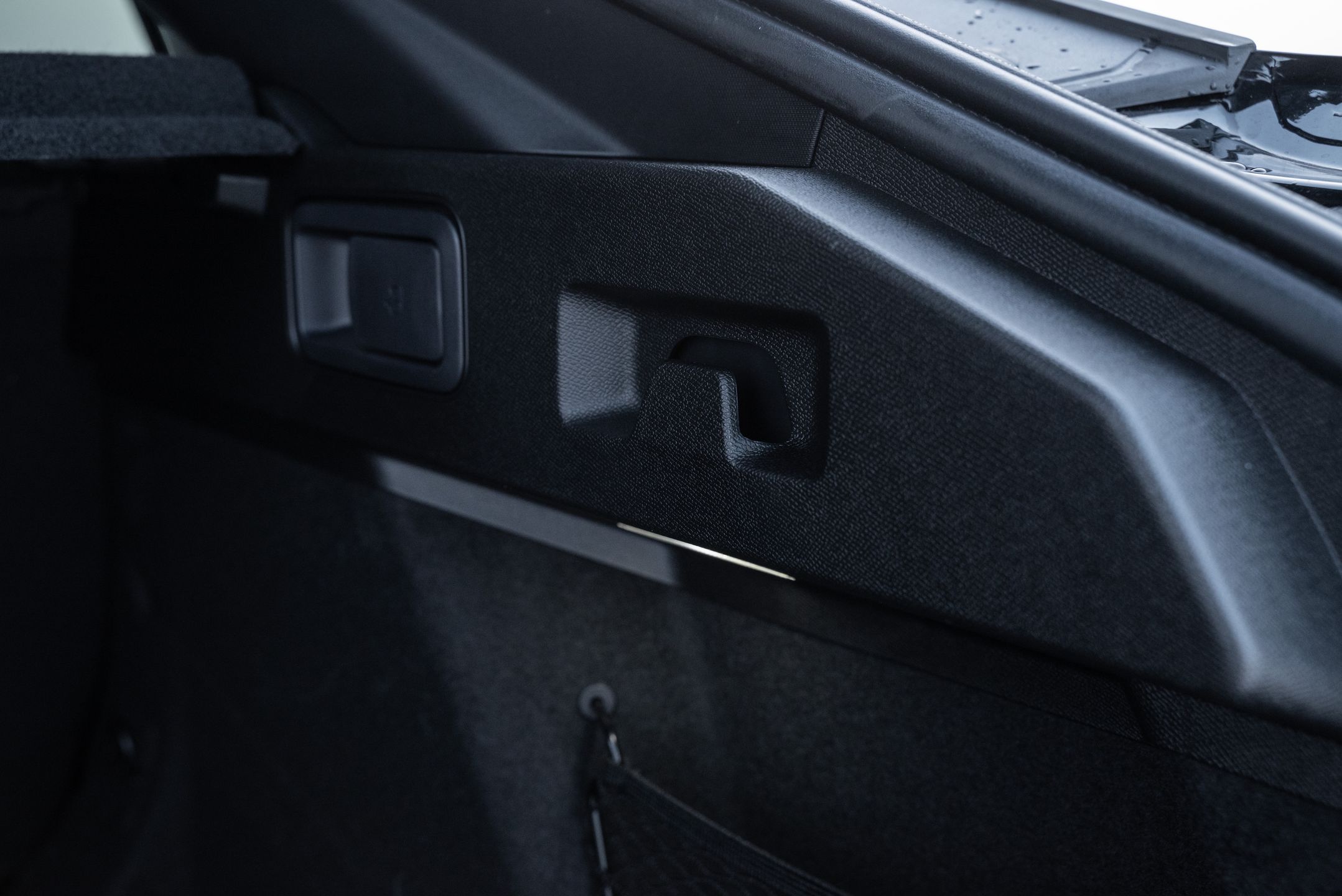 Peugeot 408 Hybrid 145