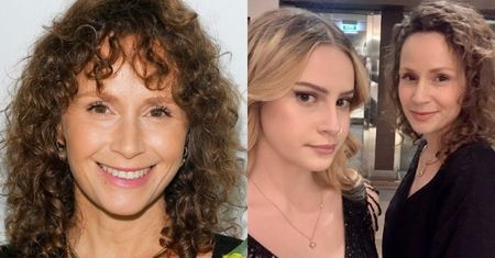 Monika Mrozowska upamiętnia studniówkę córki rodzinnym zdjęciem z BYŁYM MĘŻEM (ZDJĘCIA)