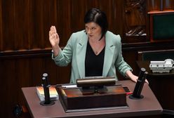 Godek na mównicy. Wicemarszałek upomniała ją trzy razy