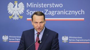 Radny Lwowa z zakazem wjazdu do Polski. Sikorski podpisał wniosek