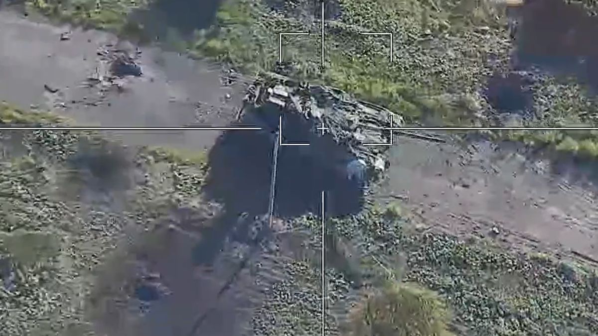 Rosjanie zniszczyli swój czołg T-90M, pomylili do z maszyną ukraińską