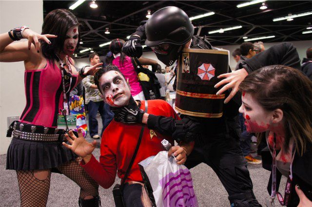 Dziewczyny z najfajniejszymi... kostiumami z WonderCon 2012 33