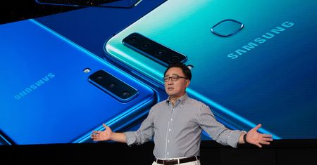 Składany smartfon Samsunga będzie „tabletem, który zmieści się w kieszeni”