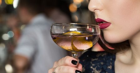 Bar we Wrocławiu wprowadził specjalnego drinka. Może uratować niejedną kobietę