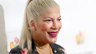 Rodzinna Tori Spelling W WANNIE pełnej piany kąpie się Z SYNAMI (FOTO)