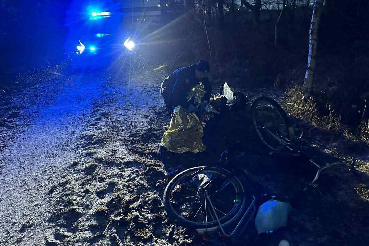 79-latek uratowany przed hipotermią. Wcześniej spadł z roweru