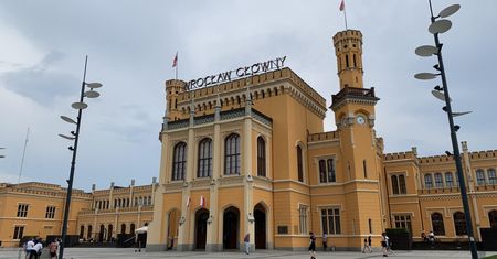 Wrocław. Rozbój w pociągu. Policja zatrzymała sprawcę