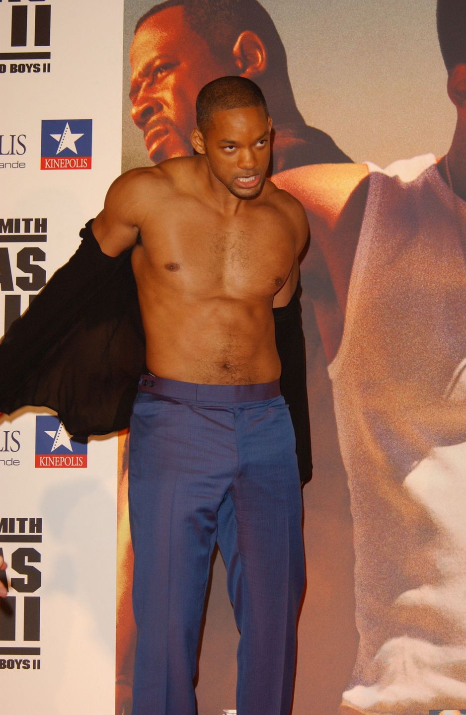 Will Smith pozuje bez koszulki