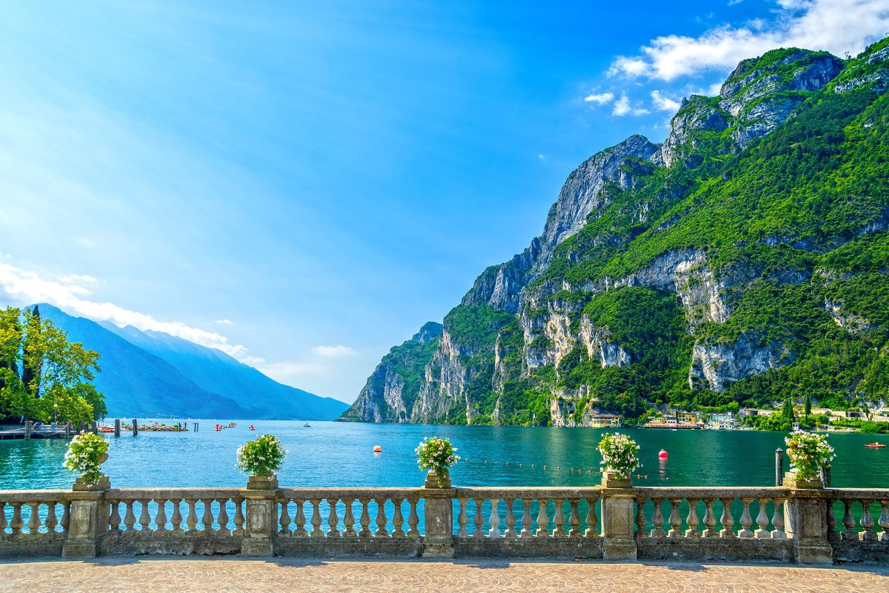 Riva del Garda to jedno z najpopularniejszych miejsc nad jeziorem Garda