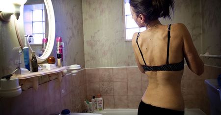 Skinny-shaming przybiera na sile. "Dlaczego kobiety uważają, że to jest ok?"