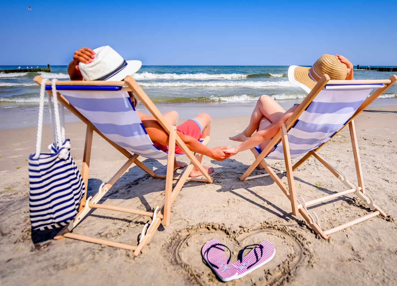 wakacje, plaża, morski, morze, fotele, piach, lato, ocean, leżaki, urlop, wczasy, razem, para, holydays, woda, podróż, tropikalna, wybrzeże, niebo, relaks, kurort, parasol, czas wolny