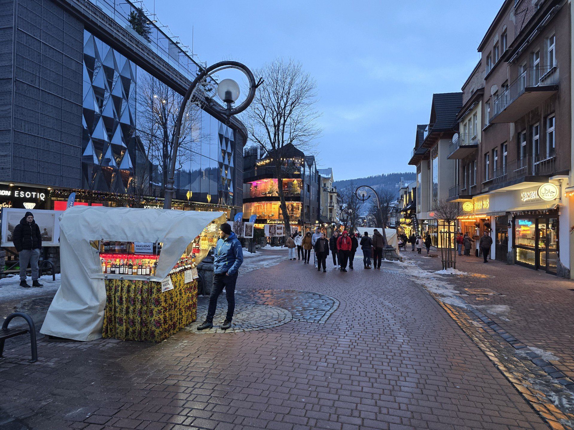 Krupówki bez śniegu