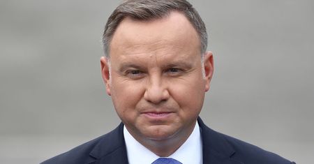 Duda o nazwaniu go "debilem" przez pisarza. Cięta riposta prezydenta