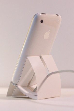 Zbuduj prosty dock do iPhone'a z kawałka kartonu 2