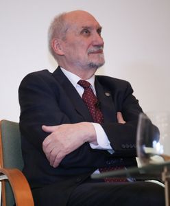 Macierewicz odmówił wykonania decyzji. Cezary Tomczyk komentuje