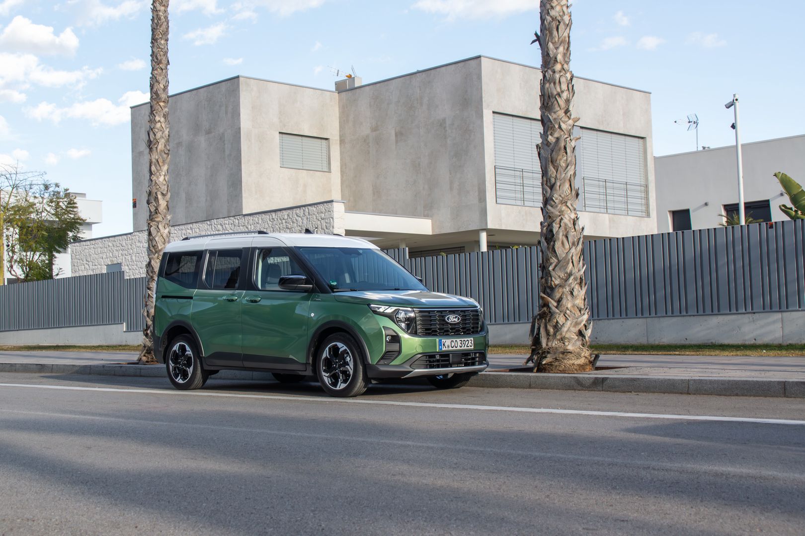 Ford Tourneo i Transit Courier 2024