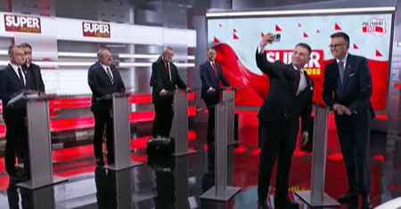 Mentzen przywitał się z Hołownią. Tak zachował się kandydat Konfederacji