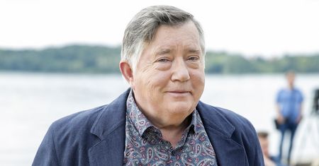 Hryniewicz ma dwa domy i mieszkanie. Nie ukrywa, skąd na to ma