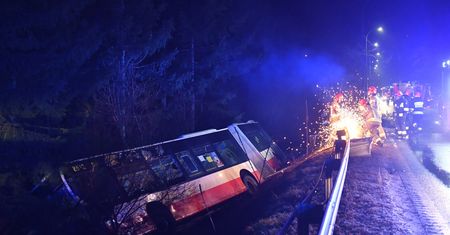 Gdańsk. Autobus zderzył się z samochodem. Jedna osoba nie żyje
