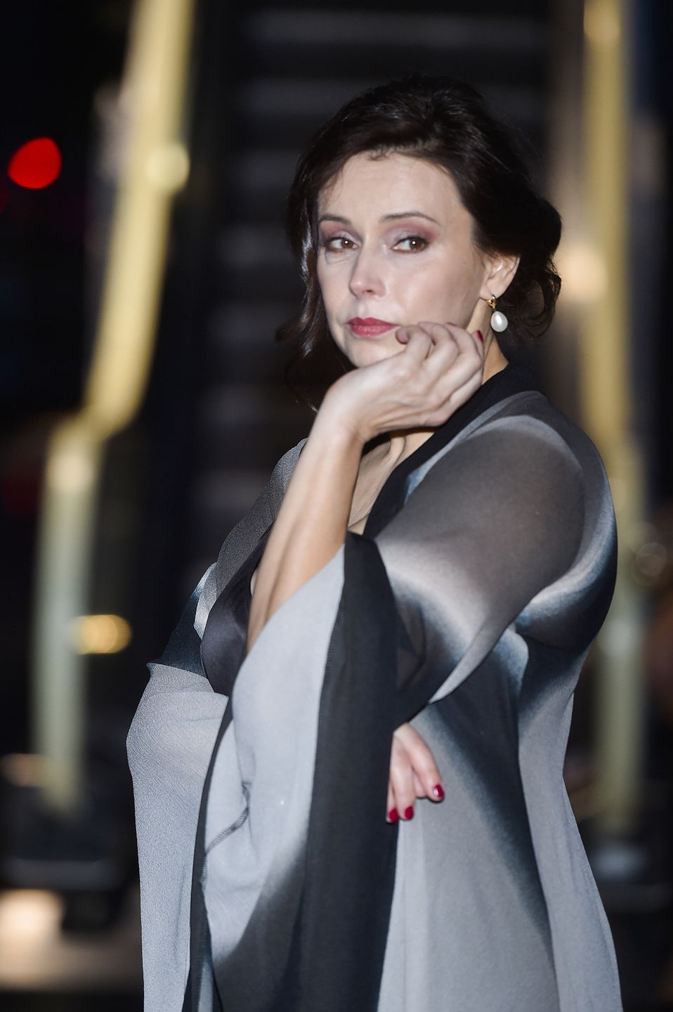 scena z: Renata Dancewicz, SK:, , fot. Kurnikowski/AKPA
fryzura, makijaż fioletowy, makijaż mocny, makijaż oczu, moda, Pokaz kolekcji Anny Cichosz, pokaz mody, Pokaz mody Anny Cichosz, smoky eyes, Renata Dancewicz