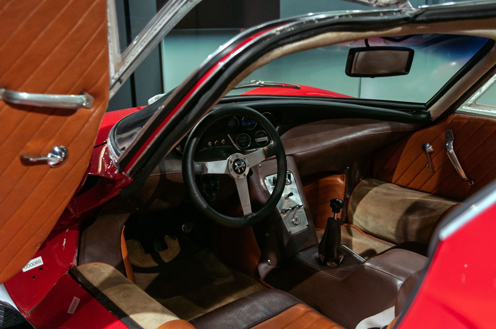 Klasyczna Alfa Romeo 33 Stradale (1967)