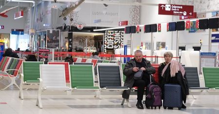 Koniec z kupowaniem drogiej wody przed odlotem. Na lotnisku w Świdniku pojawił się darmowy kranik z wodą