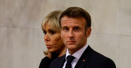 Brytyjskie media ostro o Emmanuelu Macronie. Twierdzą, że popełnił faux pas stulecia