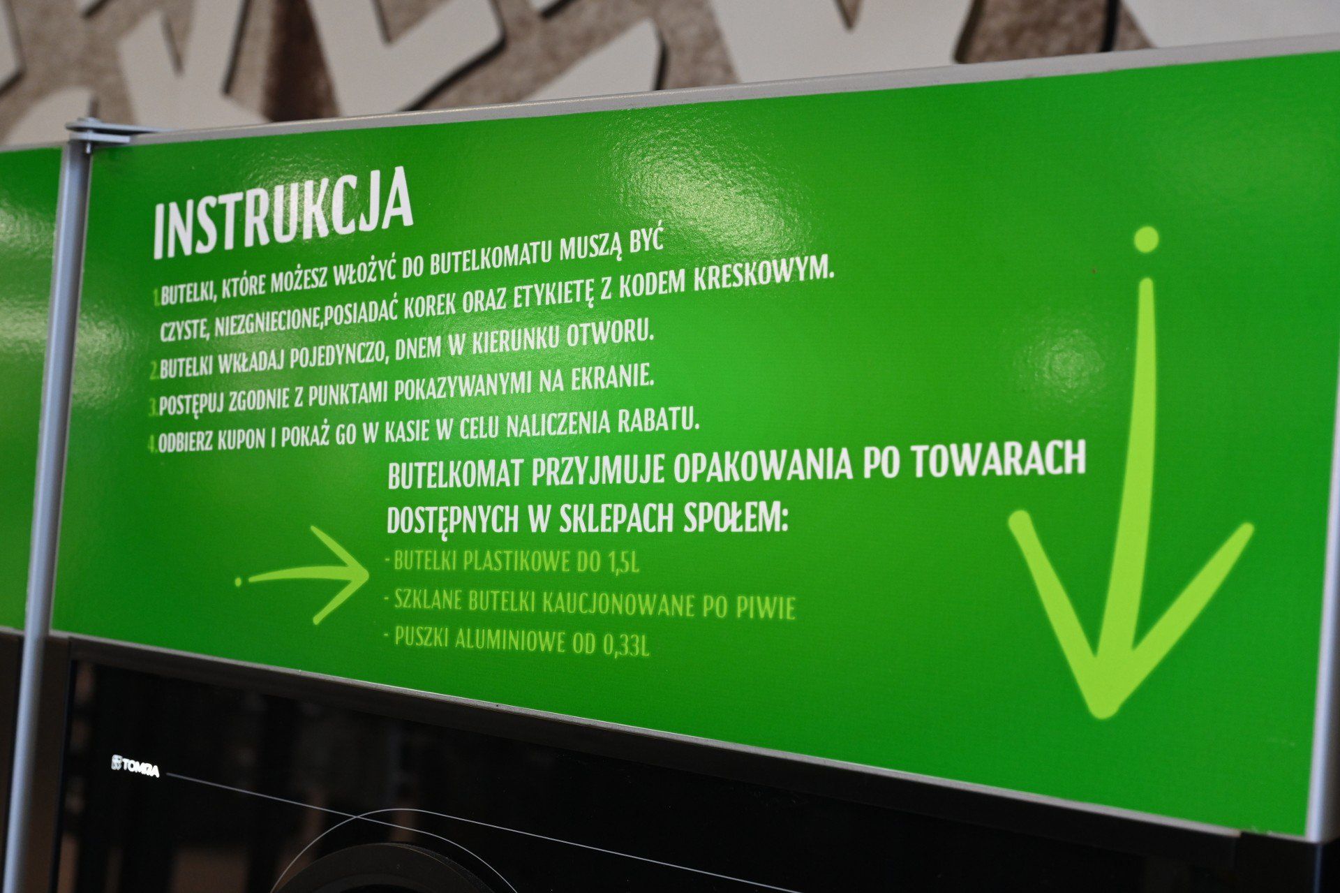 Butelki i puszki przyjmują wszystkie sklepy powyżej 200 metrów kwadratowych.
