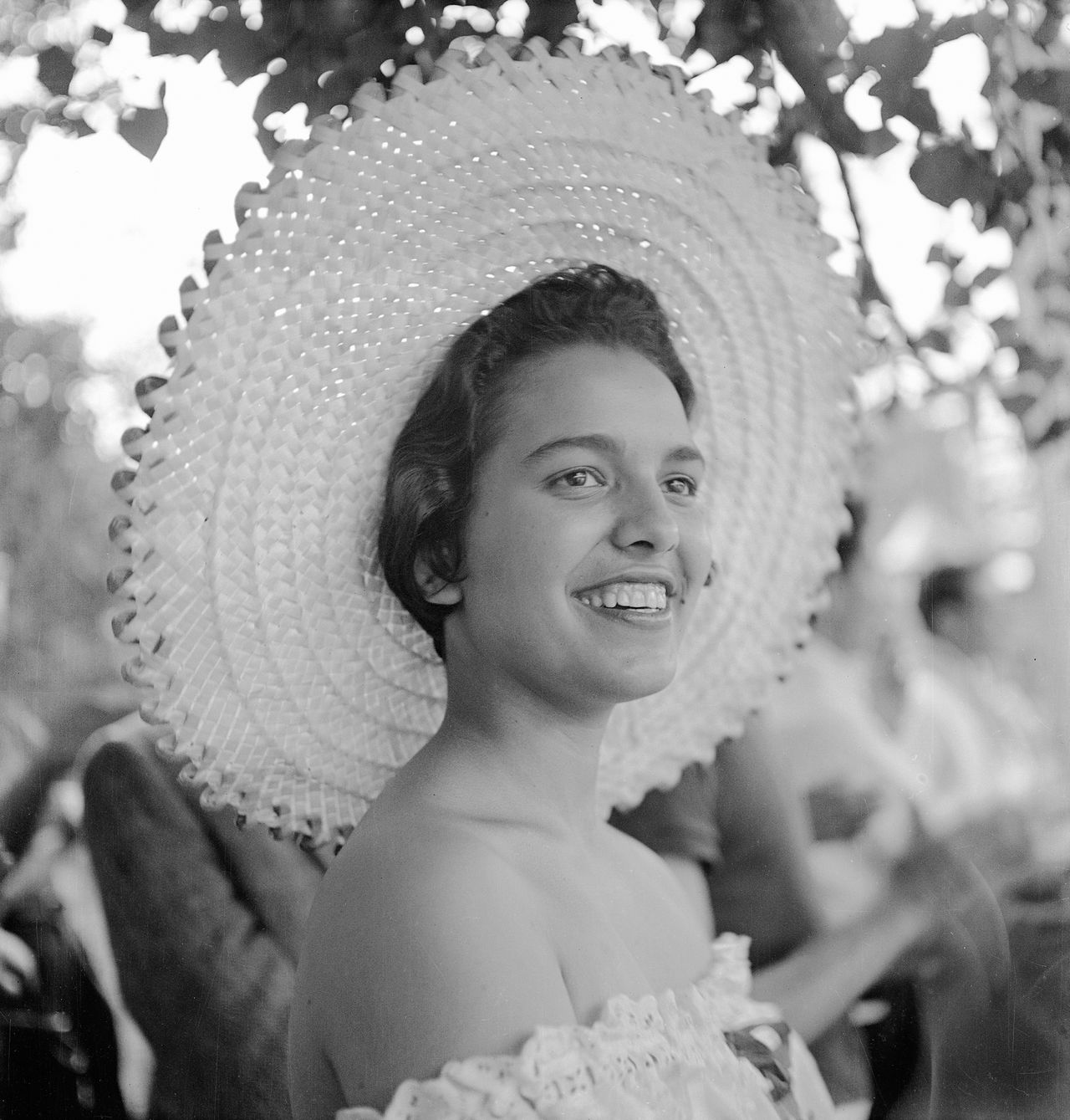 Uczestniczka V Festiwalu Młodzieży i Studentów w Warszawie, 1955