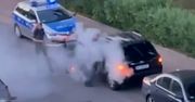 Szokujące nagranie z Warszawy. Mężczyzna zaatakował policjantów gaśnicą
