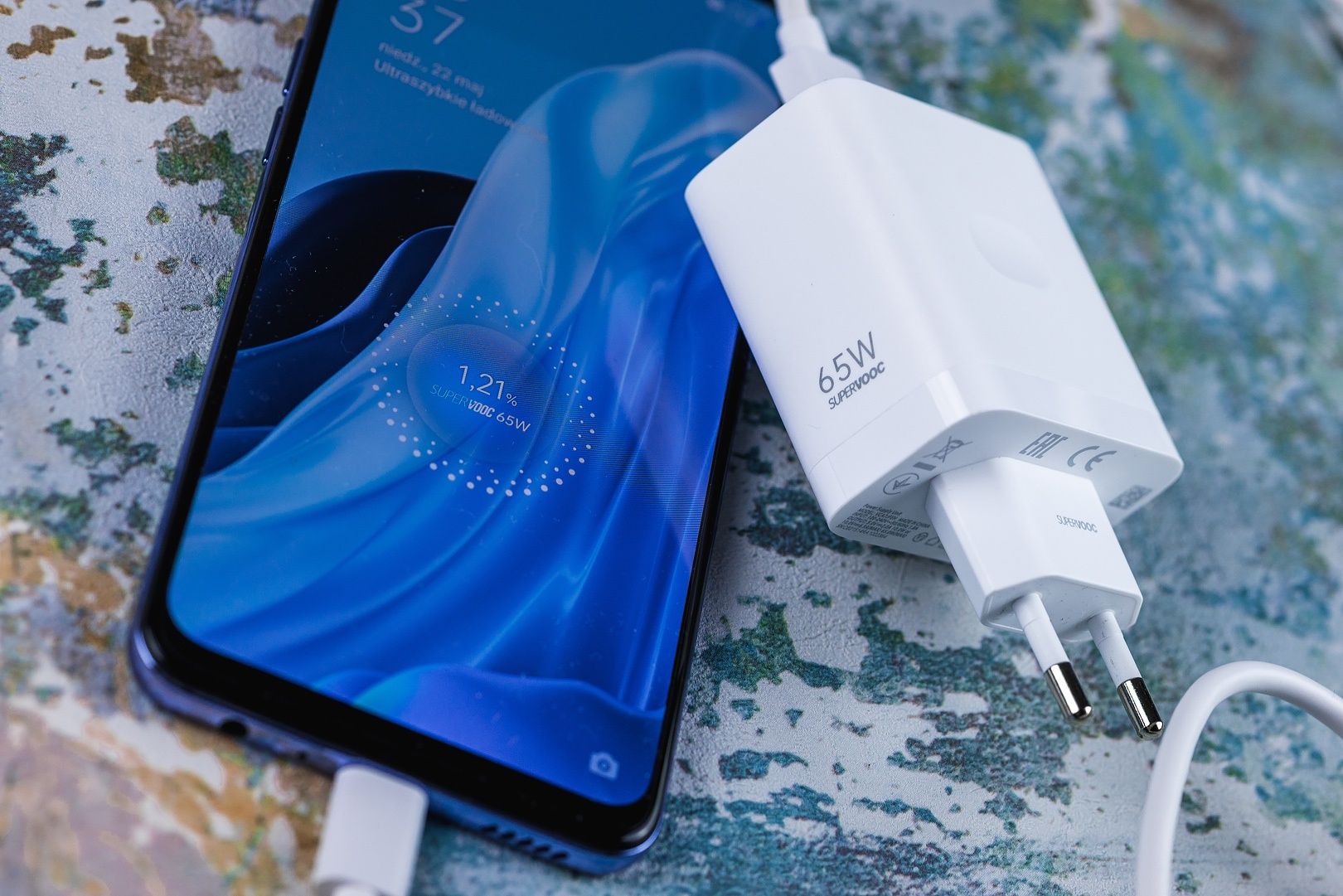 OPPO Reno7 5G ładowanie