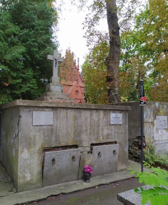 Odnowiony grób rodziny Kamińskich 