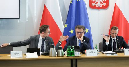 Awantura na komisji śledczej. "Nieuk basenowy"