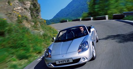 Będzie powrót MR2? Toyota, Daihatsu i Suzuki pracują nad autem z centralnym silnikiem