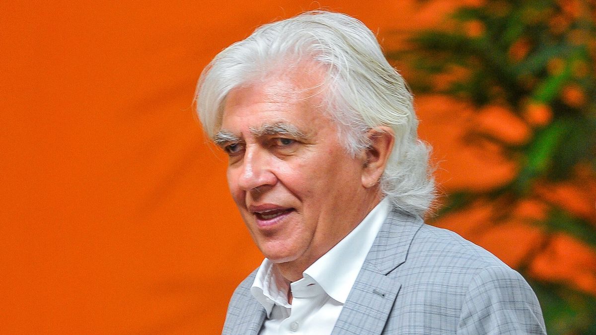 Otwarcie Arkad Mandorii
01.07.2022 Rzgow. Uroczyste otwarcie ARKAD MANDORII - nowej strefy parku rozrywki Mandoria, ktorej wlascicielem jest jeden z najbogatszych przedsiebiorcow w Polsce - Antoni Ptak - jednoczesnie wlasciciel najwiekszego w Europie Centrum Handlowego Ptak. N/z Antoi Ptak. Fot. Piotr Kamionka/REPORTER
Piotr Kamionka/REPORTER