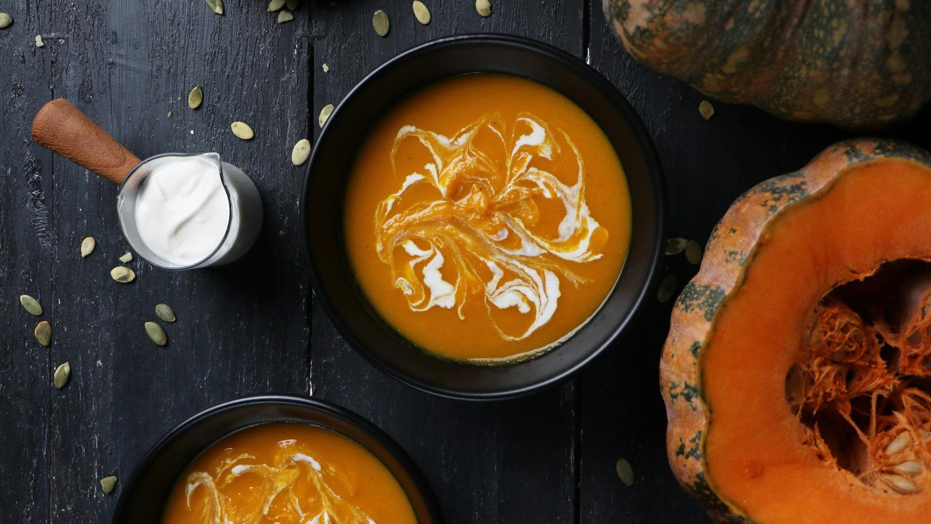 Zupa z dodatkiem imbiru, curry oraz szczyptą chili z pewnością będzie doskonałym rozgrzaniem podczas chłodniejszych dni