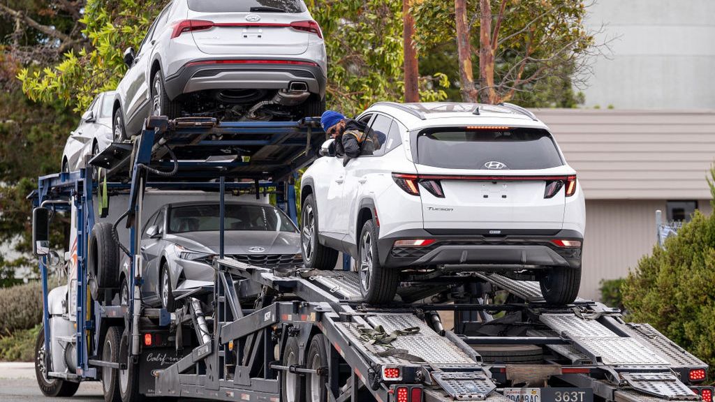 As Inventory On Car Lots Dwindle Sales Take A Turn For Worse
A worker unloads a Hyundai vehicle off of a transporter truck at a car dealership in Richmond, California, U.S., on Thursday, July 1, 2021. The global semiconductor shortage that hobbled auto production worldwide this year is leaving showrooms with few models to showcase just as U.S. consumers breaking free of pandemic restrictions are eager for new wheels. Photographer: David Paul Morris/Bloomberg via Getty Images
Bloomberg
americas, u.s.a., us, north american, automotive, automobiles, cars, vehicles, american, united states of america, business news, transportation and logistics, automobiles autos