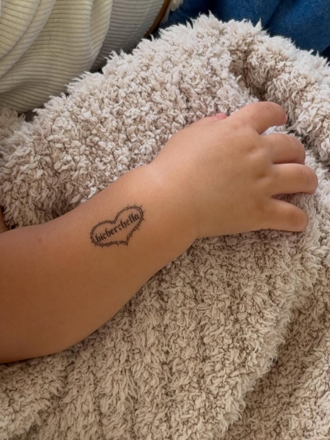 Tak Hailey Bieber dopingowała męża na próbie do Coachelli