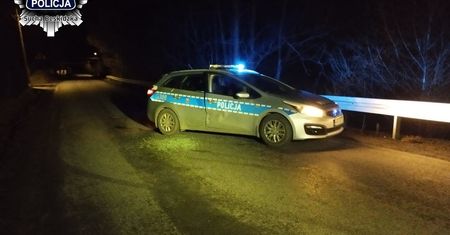 Staranował radiowóz i uciekł. Policjanci w szpitalu