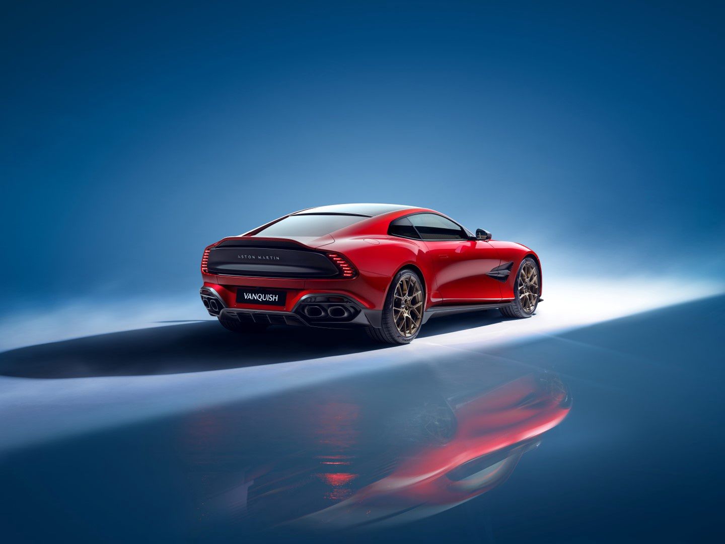 Nowy Aston Martin Vanquish