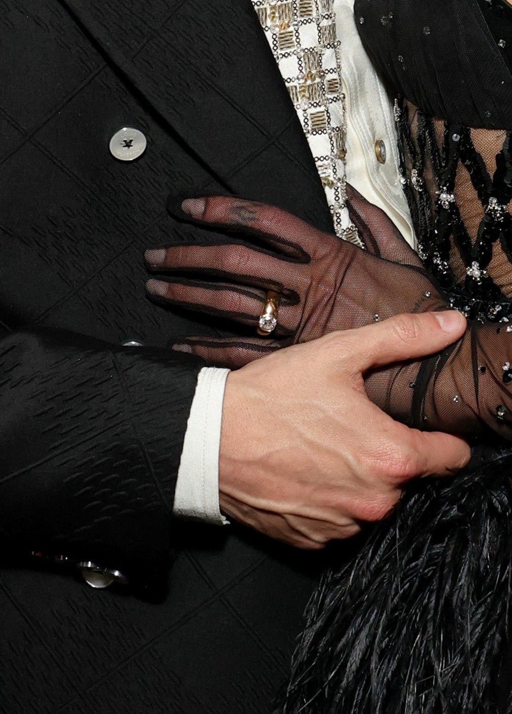 Pierścionek zaręczynowy Duy Lipy