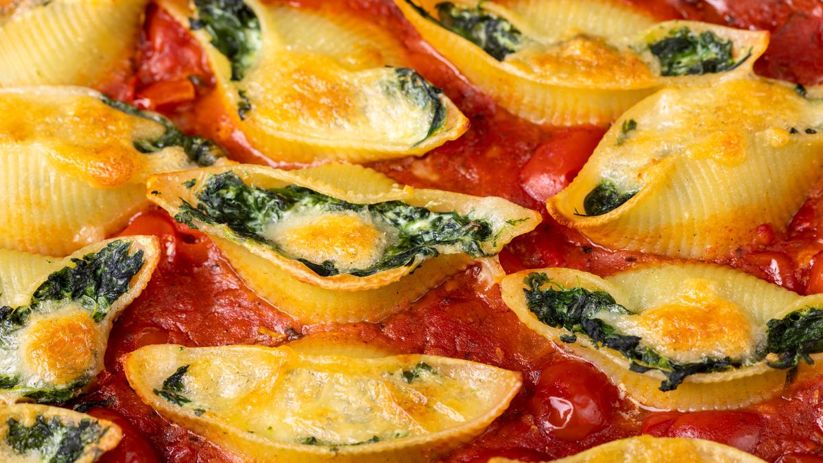 Makaron wypełniony po brzegiem pysznym farszem