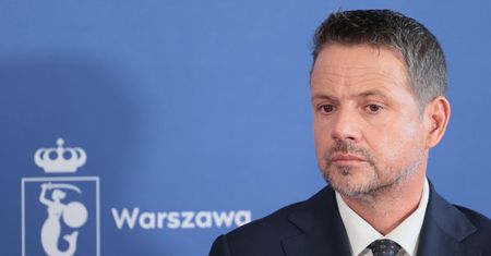 Tłumy chcą zastrzec PESEL. Trzaskowski już reaguje