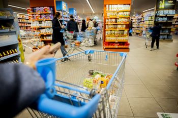 Polacy ruszyli na zakupy. GUS podał dane o sprzedaży detalicznej