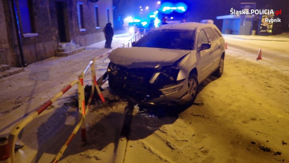 Śląsk. Policjanci zatrzymali 51-letniego mężczyznę pod wpływem alkoholu, który spowodował kolizję w Rybniku. 