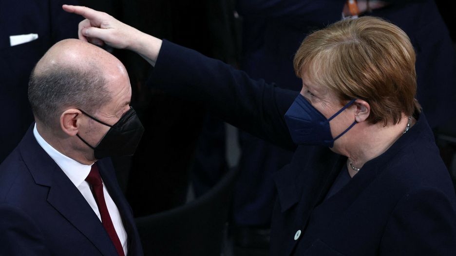 Według ekspertów, polityka Angeli Merkel wobec Władimira Putina była błędem. "Olaf Scholz nie jest taki miękki" - twierdzą
